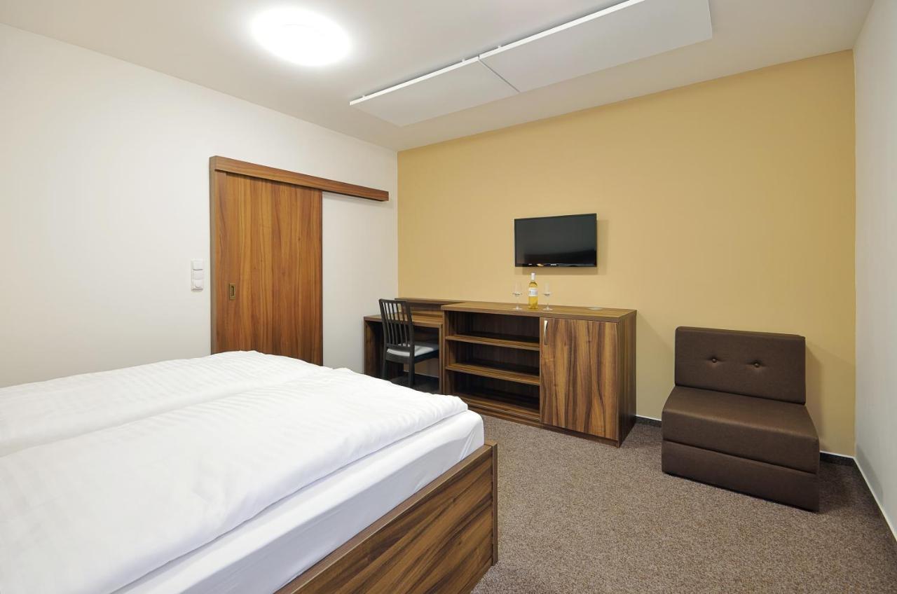 Penzion Kuzelna Hotel Trutnov Ngoại thất bức ảnh